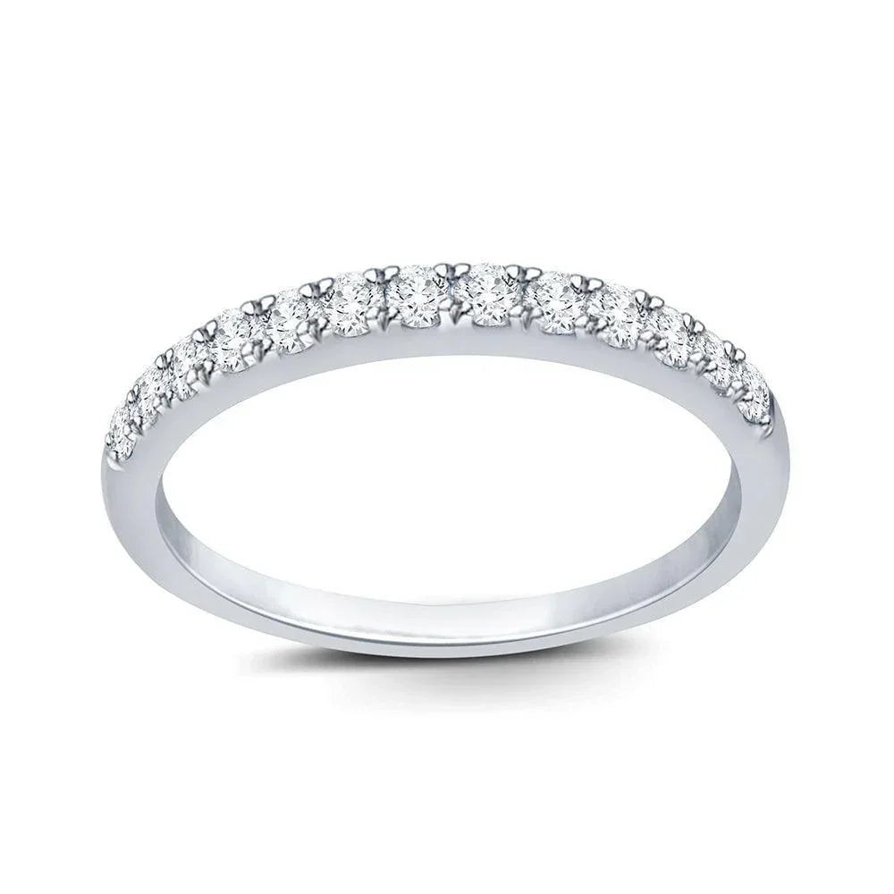 10K White Gold 0.20TDW Diamond Shared Claw Band